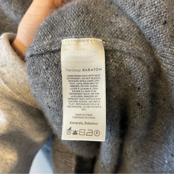 Aritzia Babaton Luxe Cashmere Format Turtleneck 100% Cashmere Sweater ShirtSmall - Picture 5 of 10